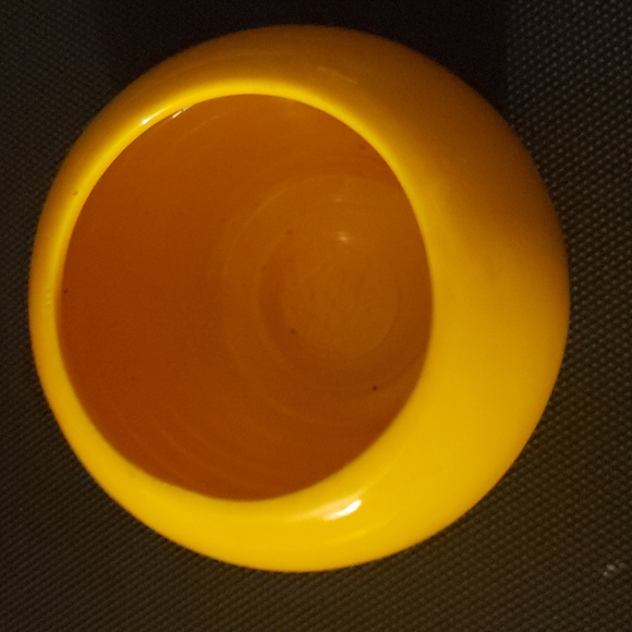 Yellow Smiley flower pot - Picture 3 of 4